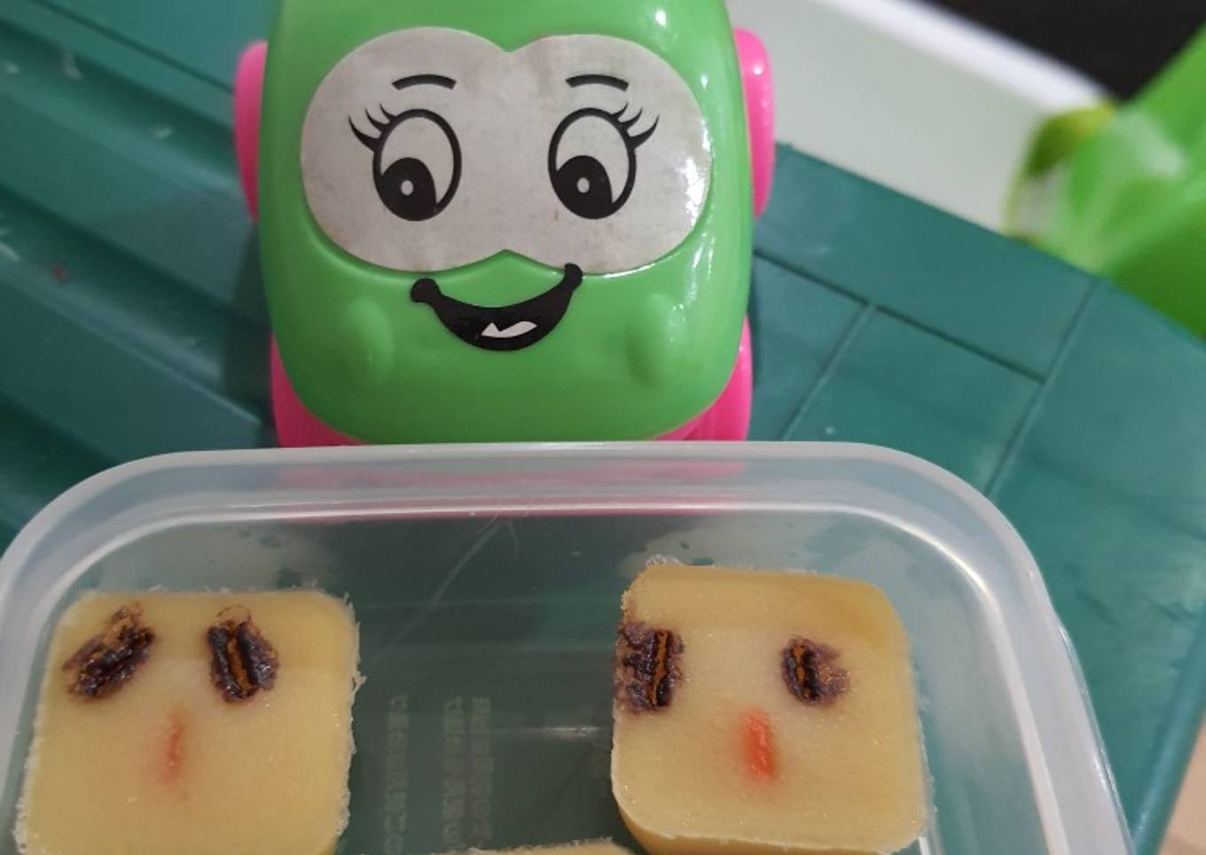 Kue Kubus Mini (cetakan es batu)
