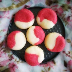 A picture of Semolina sweet.