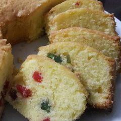 A picture of Tutti fruity tea cake.