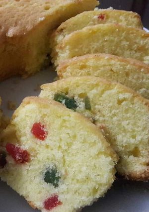 A picture of Tutti fruity tea cake.