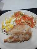 Pollo a la plancha con ensalada