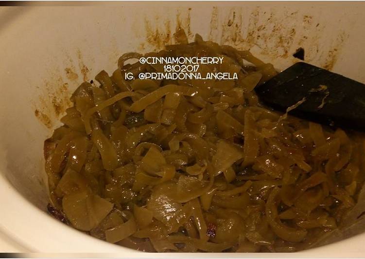 Recipe of Quick Caramelized Onion (Using Slow Cooker) – 2 Ingredients!