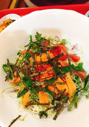 Hình của món Sashimi salad.
