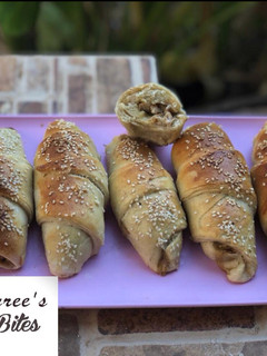 A picture of Stuffed crescent rolls.