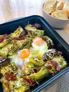 Una foto de Alcachofas con patata y huevo 🥔🍳