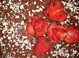Una foto de Decoración torta de chocolate de caja