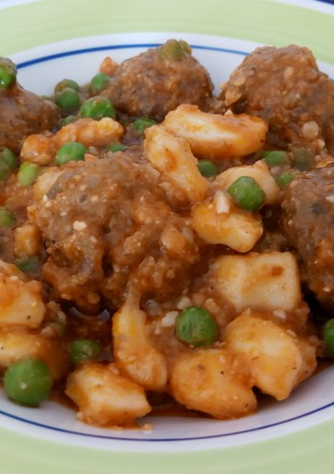 Una foto de Albóndigas con calamares