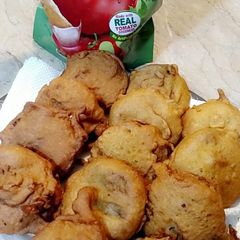 A picture of Aloo ke kabab.