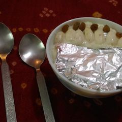 A picture of Zafrani mughlai rice kheer.
