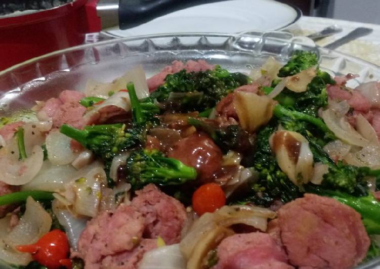 Brócolis com linguiça toscana à chinesa - Tudogosreceitas