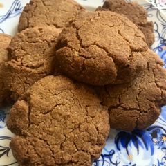 A picture of Cinnamon and liquorice cookies - vegan.