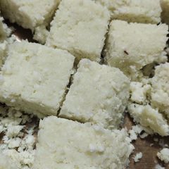 A picture of Coconut Burfi.