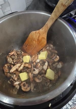 A picture of Mushroom Risotto (Pressure Cooker / Instapot).