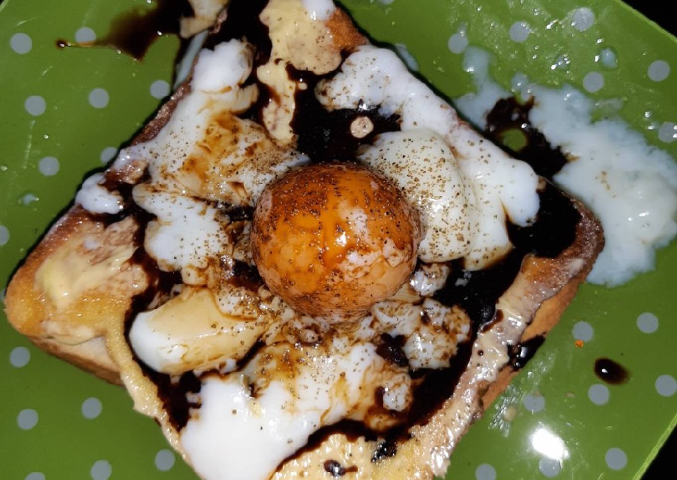 eggs on toast