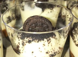 Una foto de Oreo shots