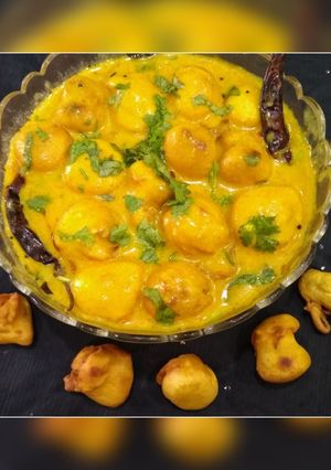 ભજીયા કઢી(bhajiya kadhi recipe in Gujarati) રેસીપી મુખ્ય ફોટો