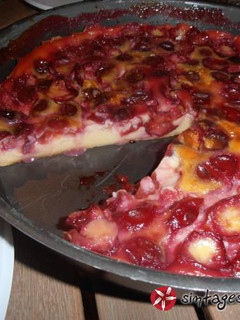 Φωτογραφία της συνταγής Ένα flan (ή μήπως clafoutis;) με κορόμηλα. Όνειρο!