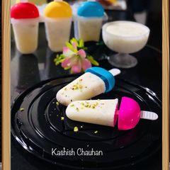 A picture of Coconut Popsicles 🥥.