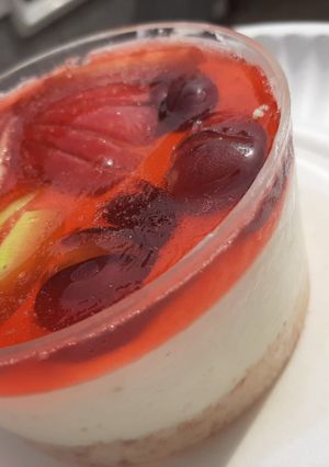 A picture of Strawberry Mouse Cake.