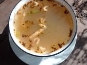 Una foto de pescado al jugo