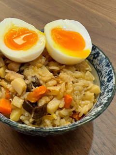 溏心蛋竹筍雞肉炊飯 的食譜成品照片