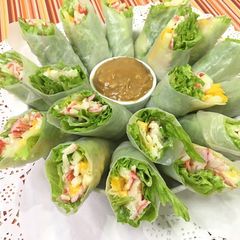 A picture of Kani Mango Roll.