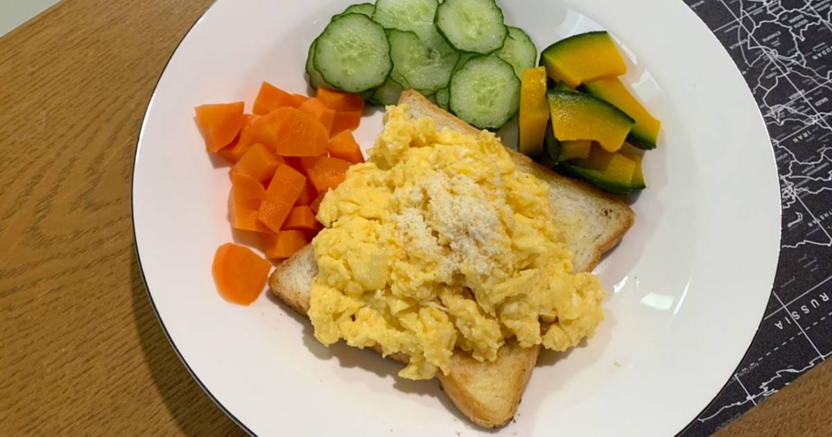 สูตร ไข่คน ขนมปังปิ้ง ผักนึ่งรวม เมนูอาหารเช้าเพื่อสุขภาพ โดย อ้วนหิว -  Cookpad
