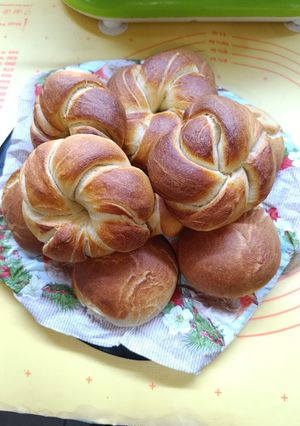 Zsemle és császárzsemlèk recept fotója