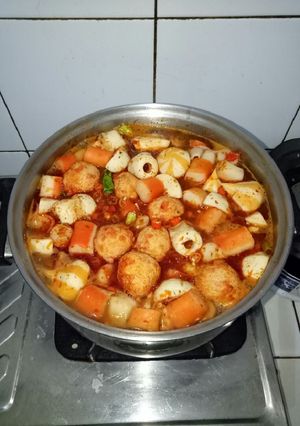 Foto resep Home made suki kuah tomyam granat ala cici achy