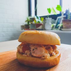 A picture of Simple Lobster Roll.
