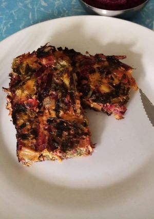 Una foto de Pastel de hojas de remolacha al horno🍽