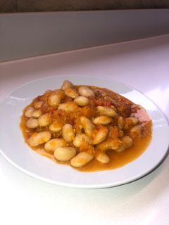 Una foto de Porotos pallares con verduras