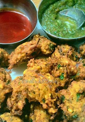 A picture of Moong Dal fritters/ Mangodi.