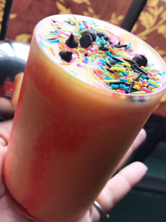 मैंगो शेक(mangoshake recipe in hindi) रेसिपी मुख्य फोटो
