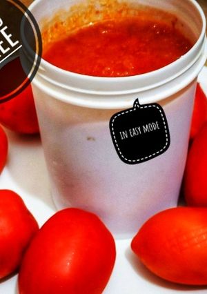 A picture of Tomato puree.
