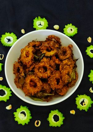 A picture of Crispy Karela Chips.