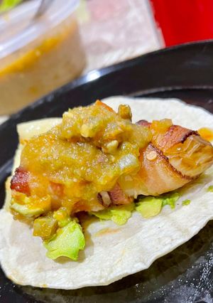 Una foto de Chile güerito relleno de queso envuelto en tocino 🥓 en air fryer