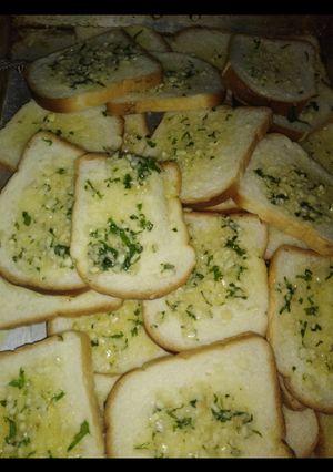 A picture of Garlic bread.