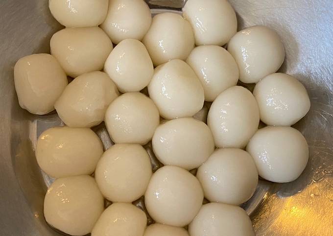 Glutinous rice balls (sticky rice balls)