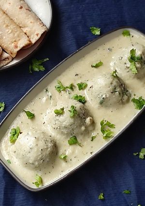 A picture of Malai Kofta In White Gravy (amul fresh cream).
