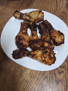Una foto de Muslitos de pollo en la airfryer