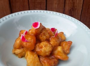 Una foto de 🇨🇳Pollo rebozado en salsa de piña🇨🇳