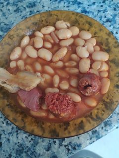 Una foto de Fabada asturiana
