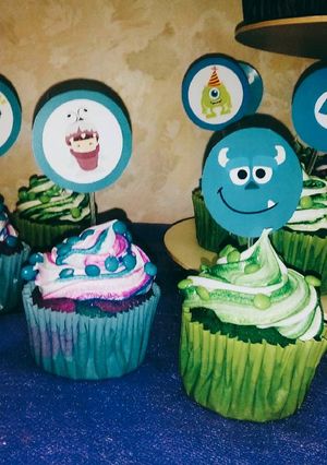 Una foto de Cupcakes Monster Inc. Cumple de Ciro 🎉🎂