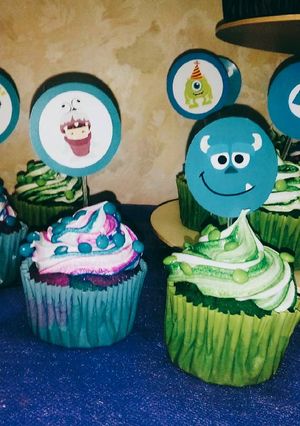 Una foto de Cupcakes Monster Inc. Cumple de Ciro 🎉🎂