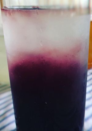 Foto di Kefir d’acqua aromatizzato al succo di more e sambuco