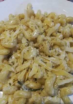 Una foto de Pasta con crema de puerro y queso