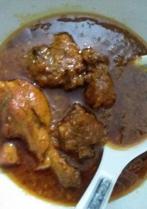 A picture of Chicken gravy.