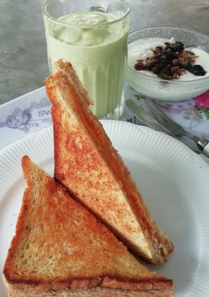 รูปของ Healthy tray..🥪🥑🥣