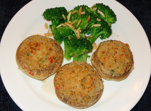 Una foto de CHAMPIÑONES RELLENOS CON CARNE DE JAIBAS. JON STYLE